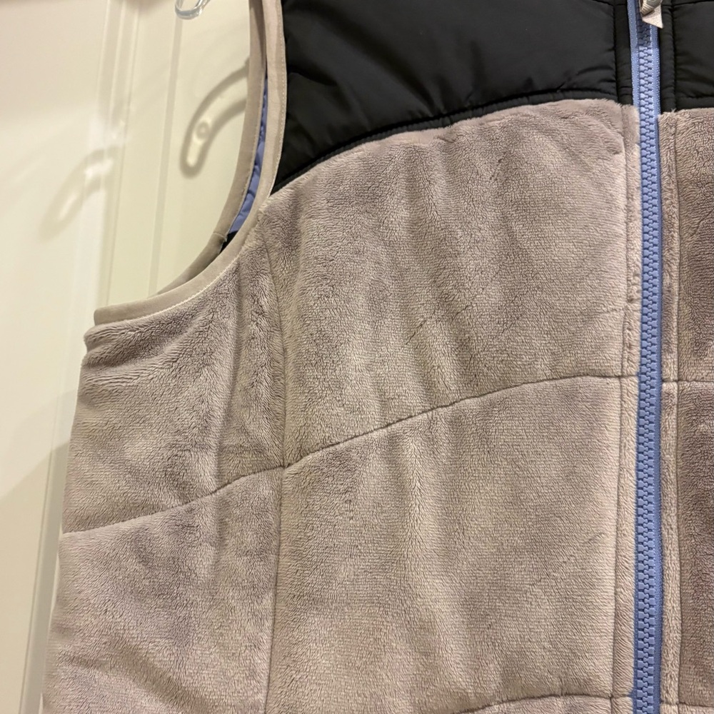 The North Face Reversible Vest - Picture 8 of 16